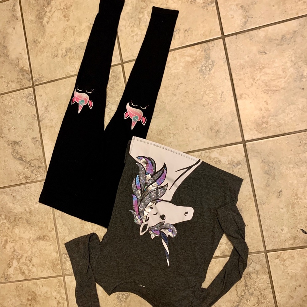 Multiple girls clothes - Picture 5 of 8